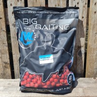 Big Baiting Boilies - Strawberry & Asafoetida - 20 mm, 5kg